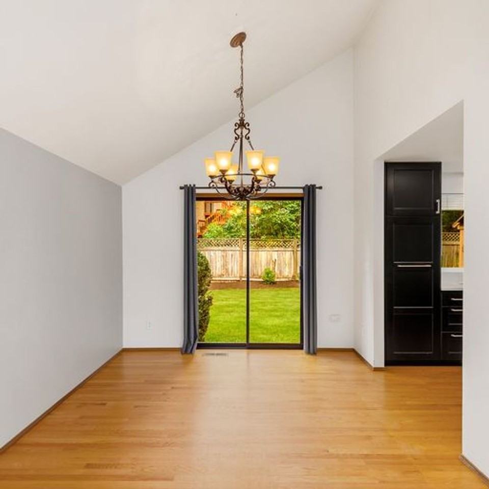 18111 Ne 109th St - Photo 6 of 24