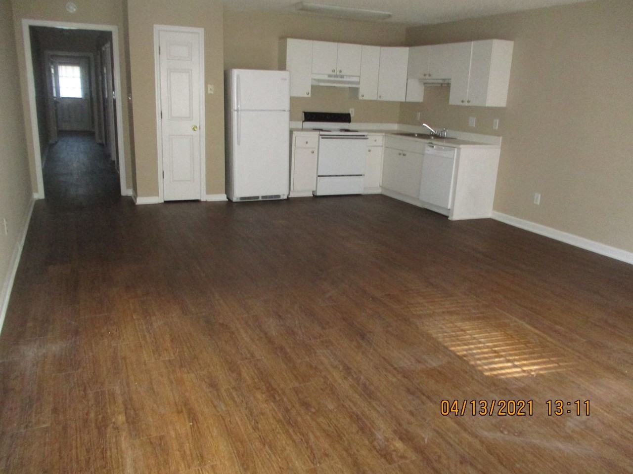 2507 Cardinal St Apt D - Photo 2 of 7