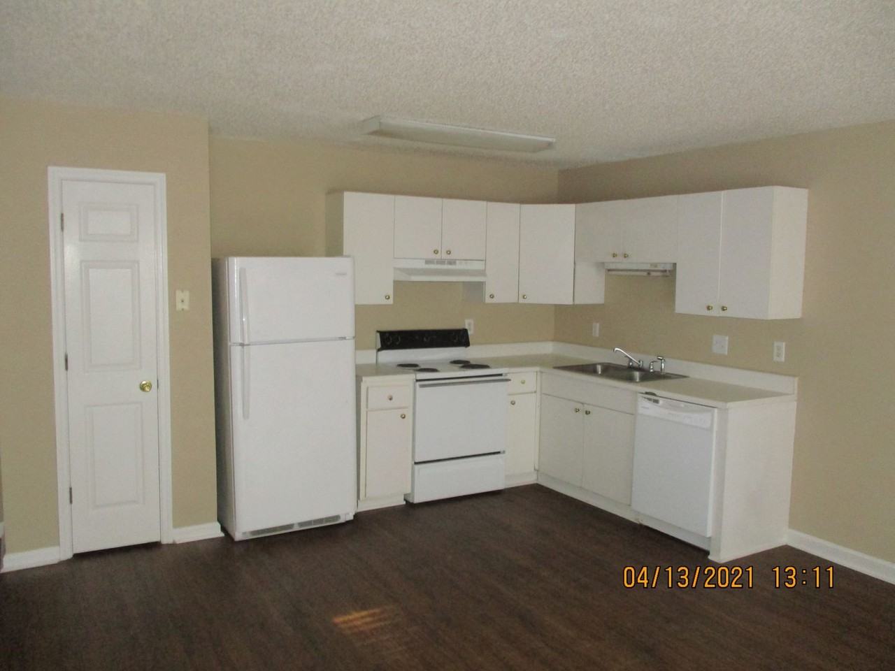 2507 Cardinal St Apt D - Photo 3 of 7