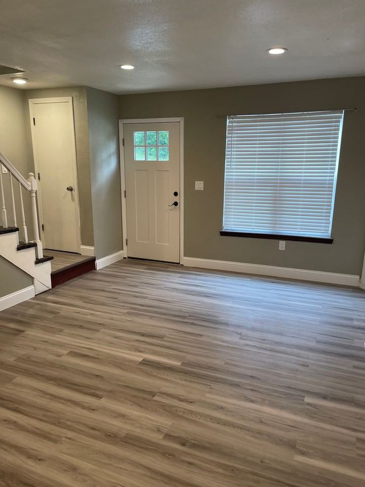 136 Vickie Lynn Ln #D - Photo 4 of 27