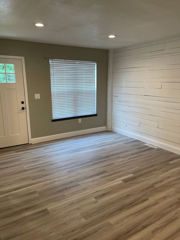 136 Vickie Lynn Ln #D - Photo 5 of 27