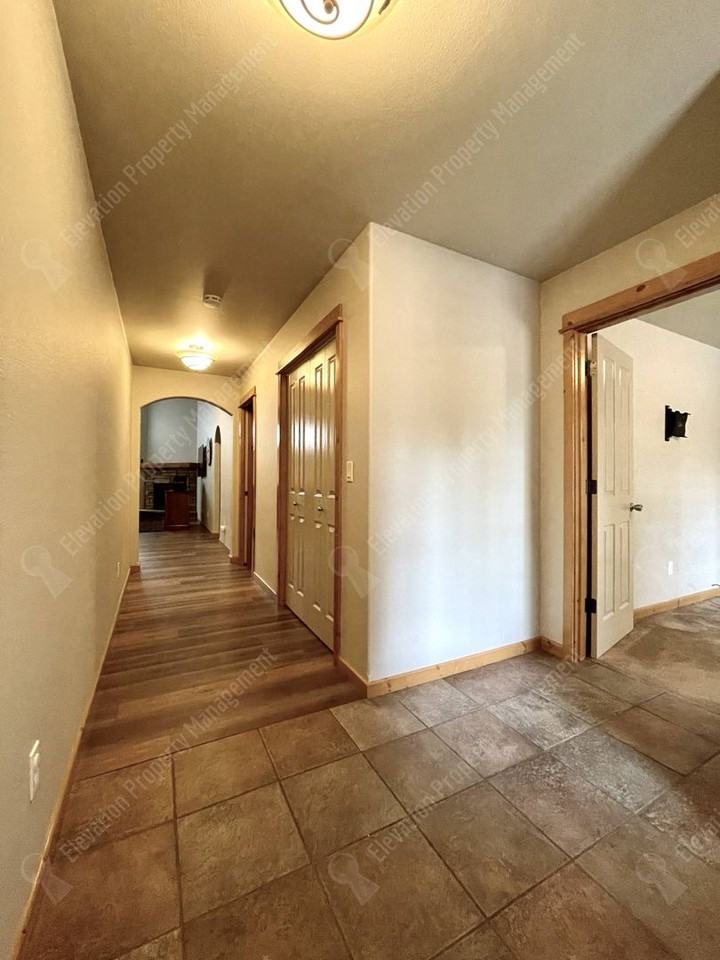 60880 Sawtooth Mountain Ln - Photo 3 of 19