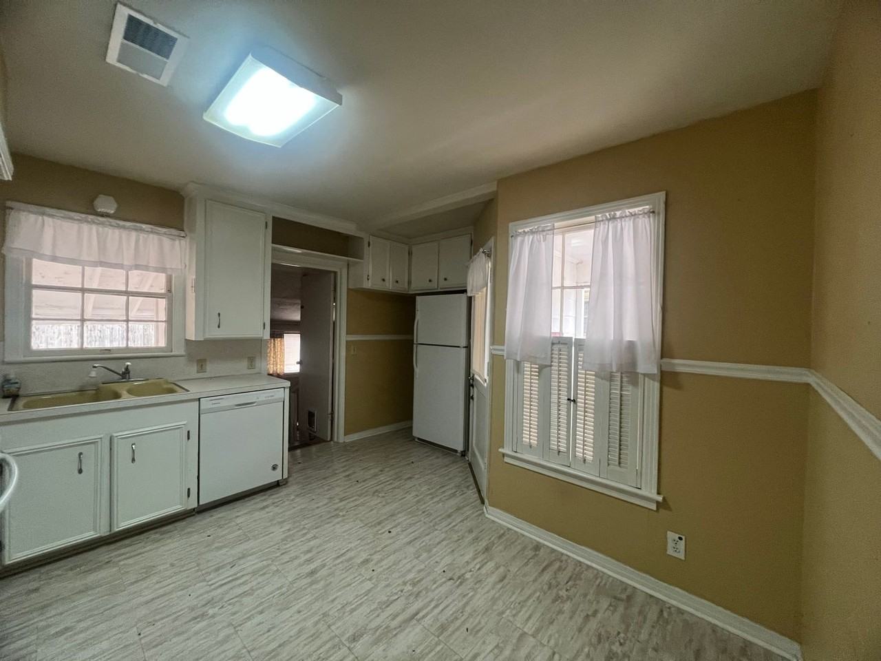 4414 Akard Ave - Photo 2 of 15