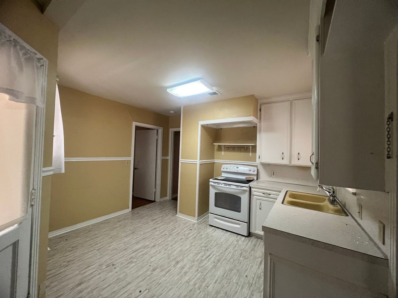 4414 Akard Ave - Photo 6 of 15