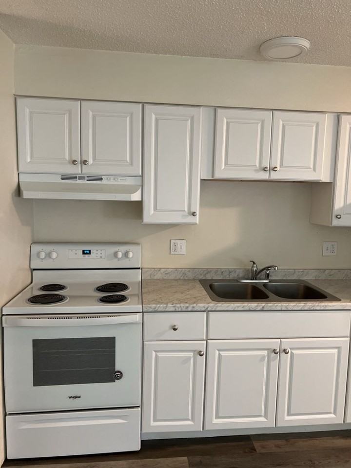 Grove Apartments - Photo 6 of 11