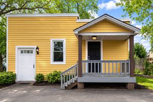 featured image of 133 W Jackson St