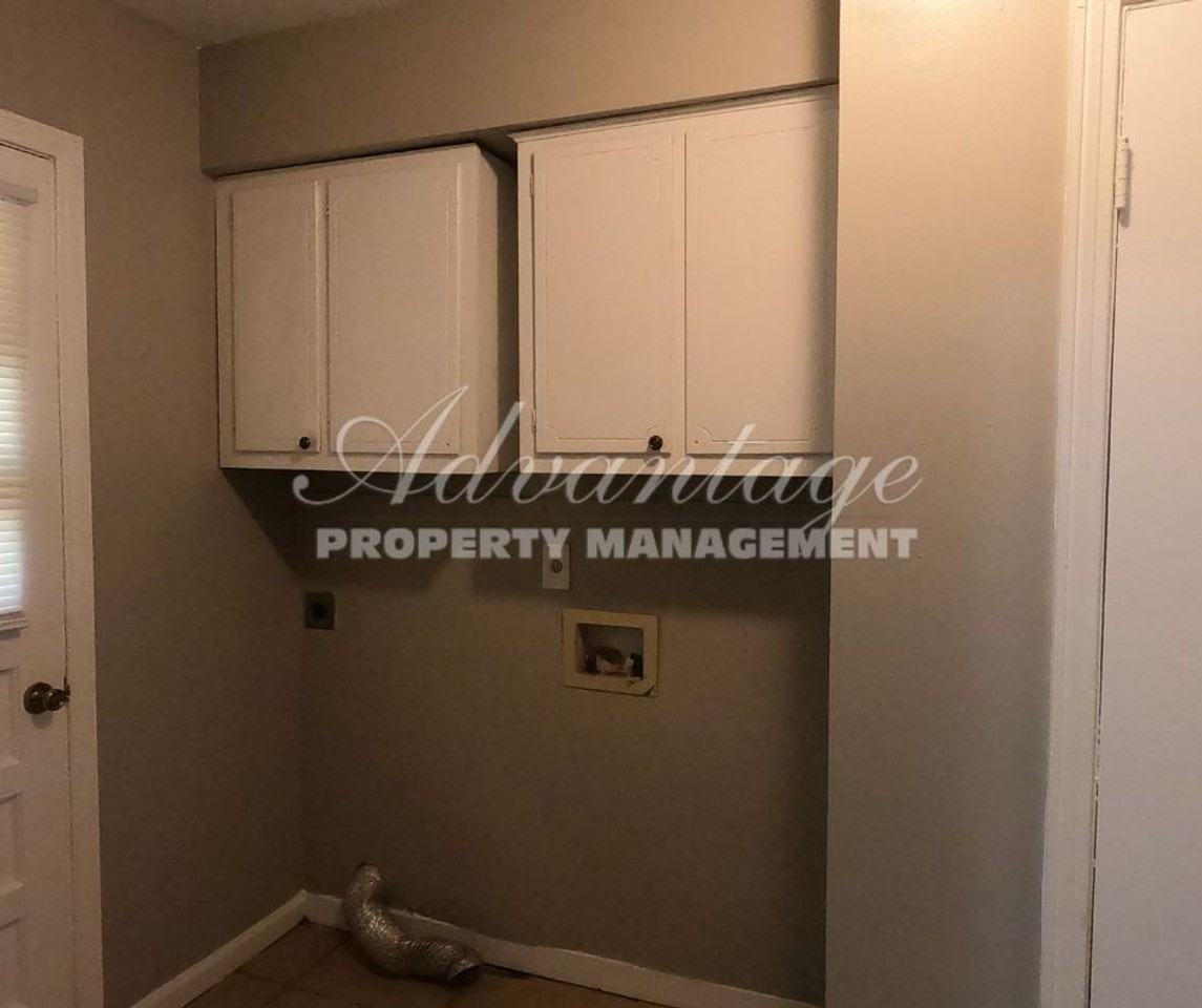 3910 Dante Ave - Photo 6 of 15