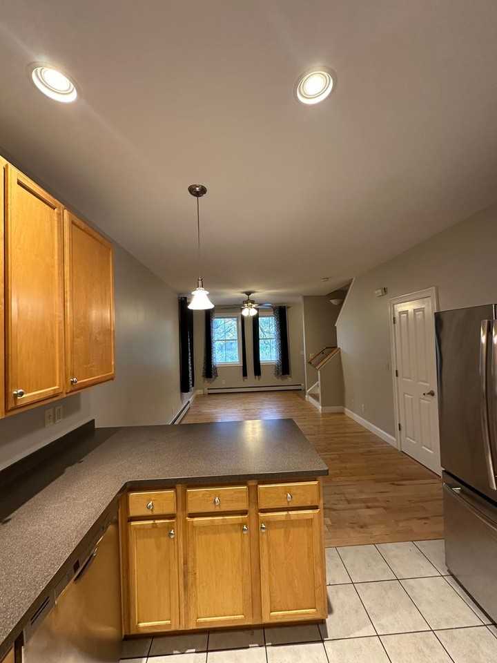 1044 North Ave - Photo 3 of 25