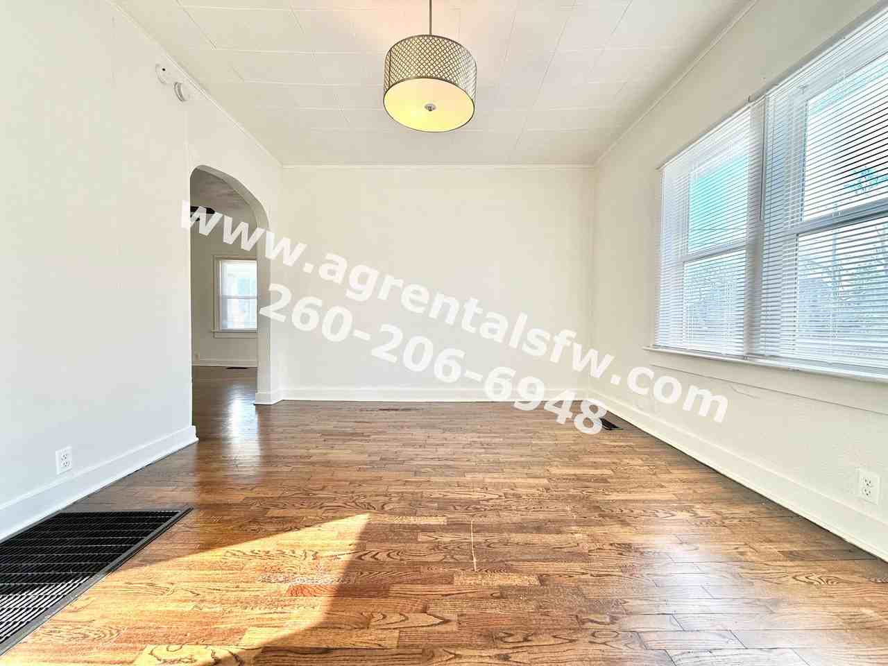 1414 S Jefferson St - Photo 5 of 10