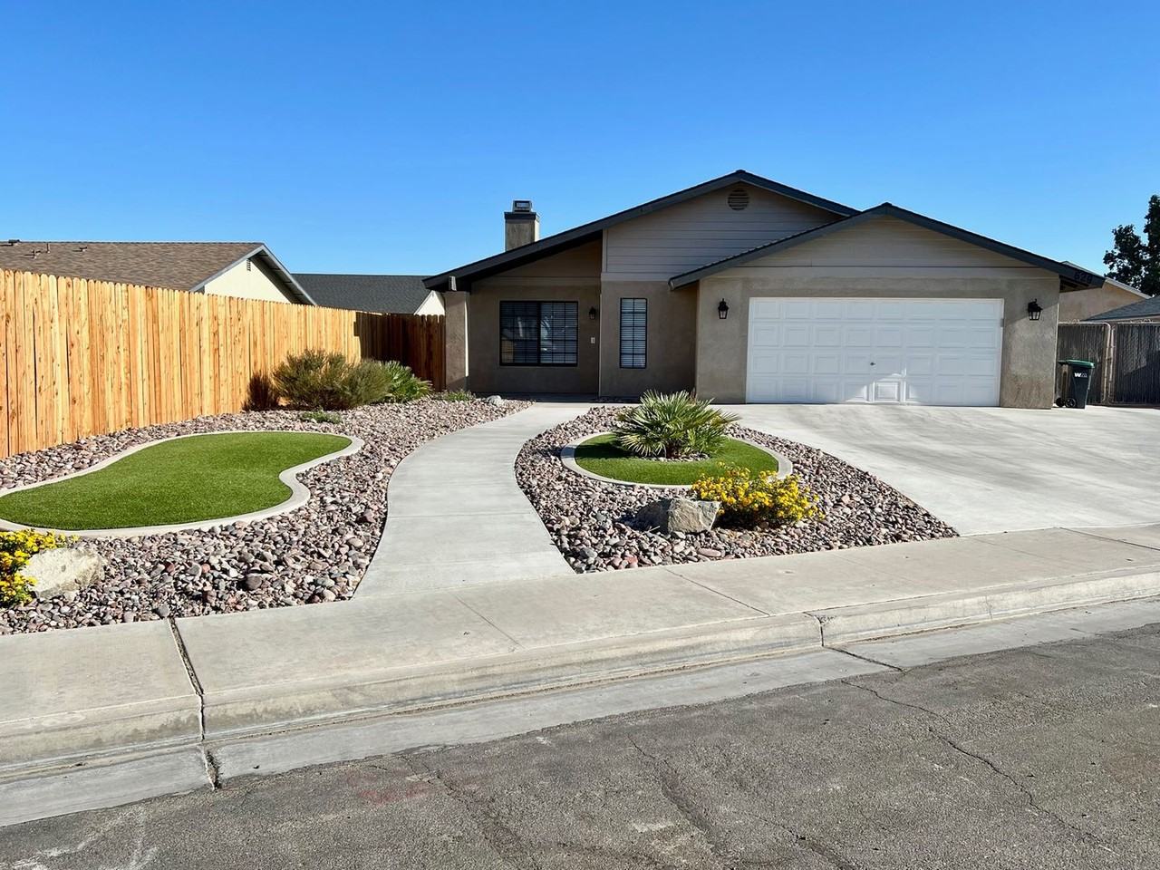 629 Beth Ln - Photo 2 of 23