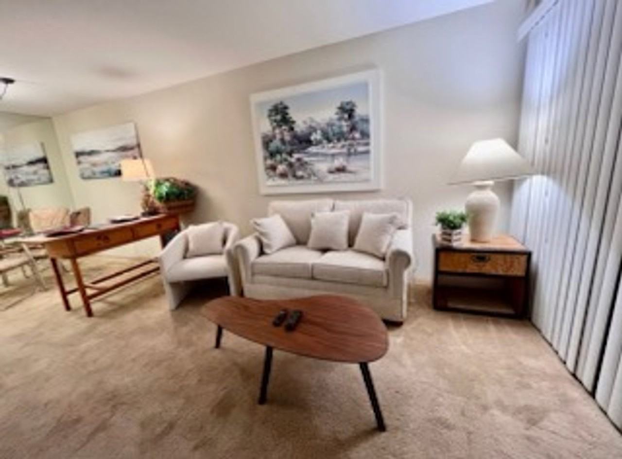 685 N Ashurst Ct - Photo 5 of 15