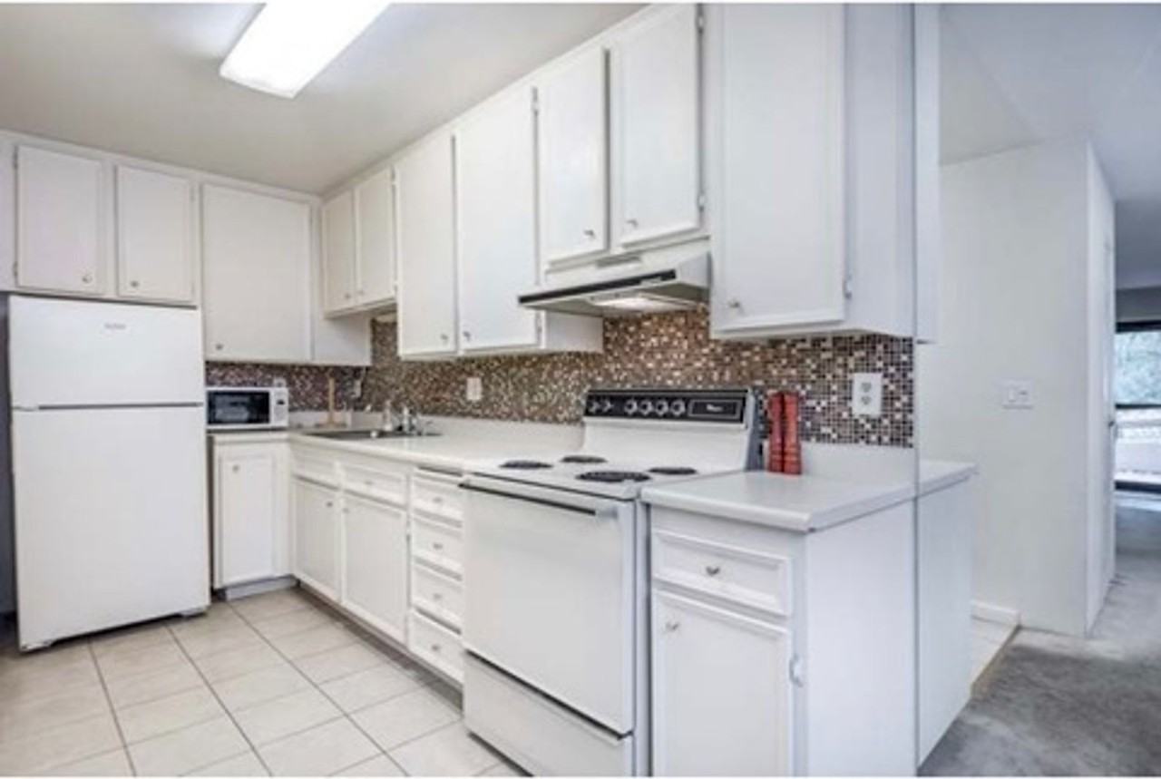 685 N Ashurst Ct - Photo 6 of 15