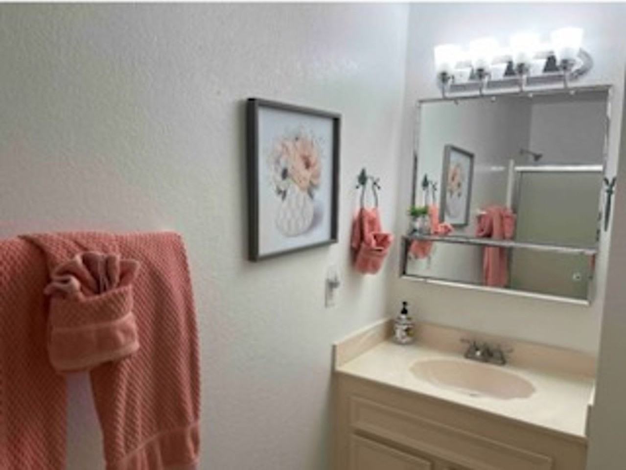 685 N Ashurst Ct - Photo 7 of 15