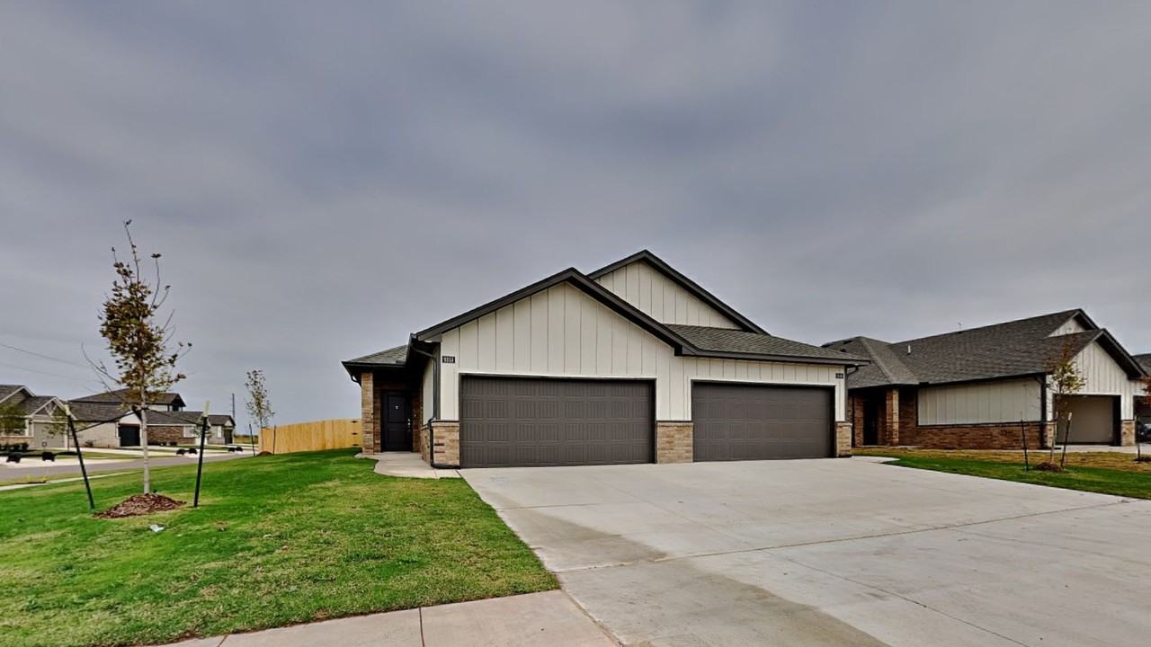 9352 Nw 125th St - Photo 3 of 23