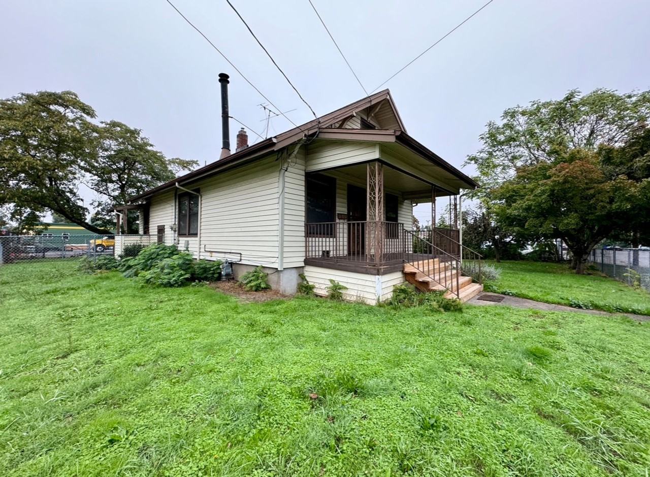 8105 Se Alder St - Photo 5 of 33