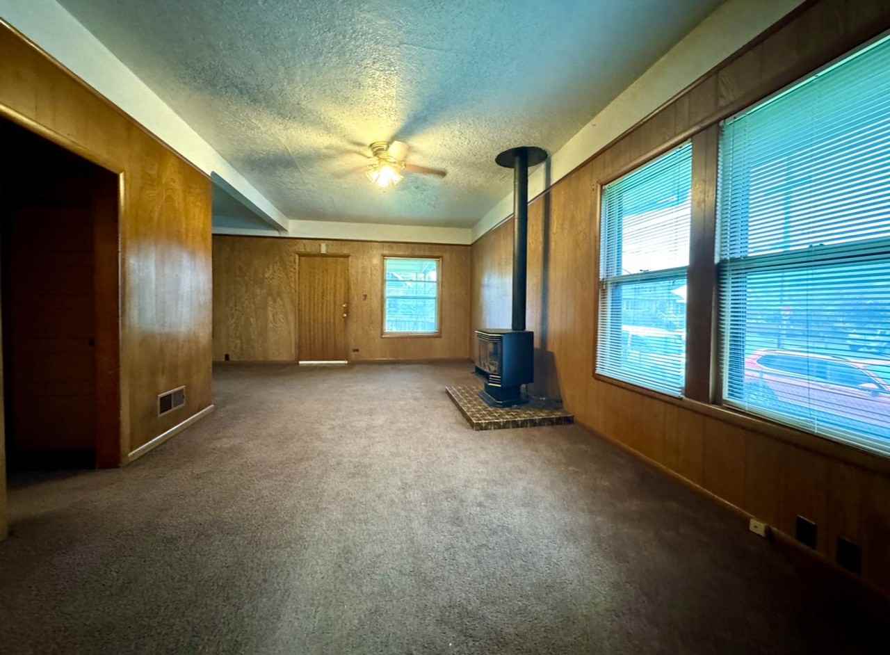 8105 Se Alder St - Photo 7 of 33