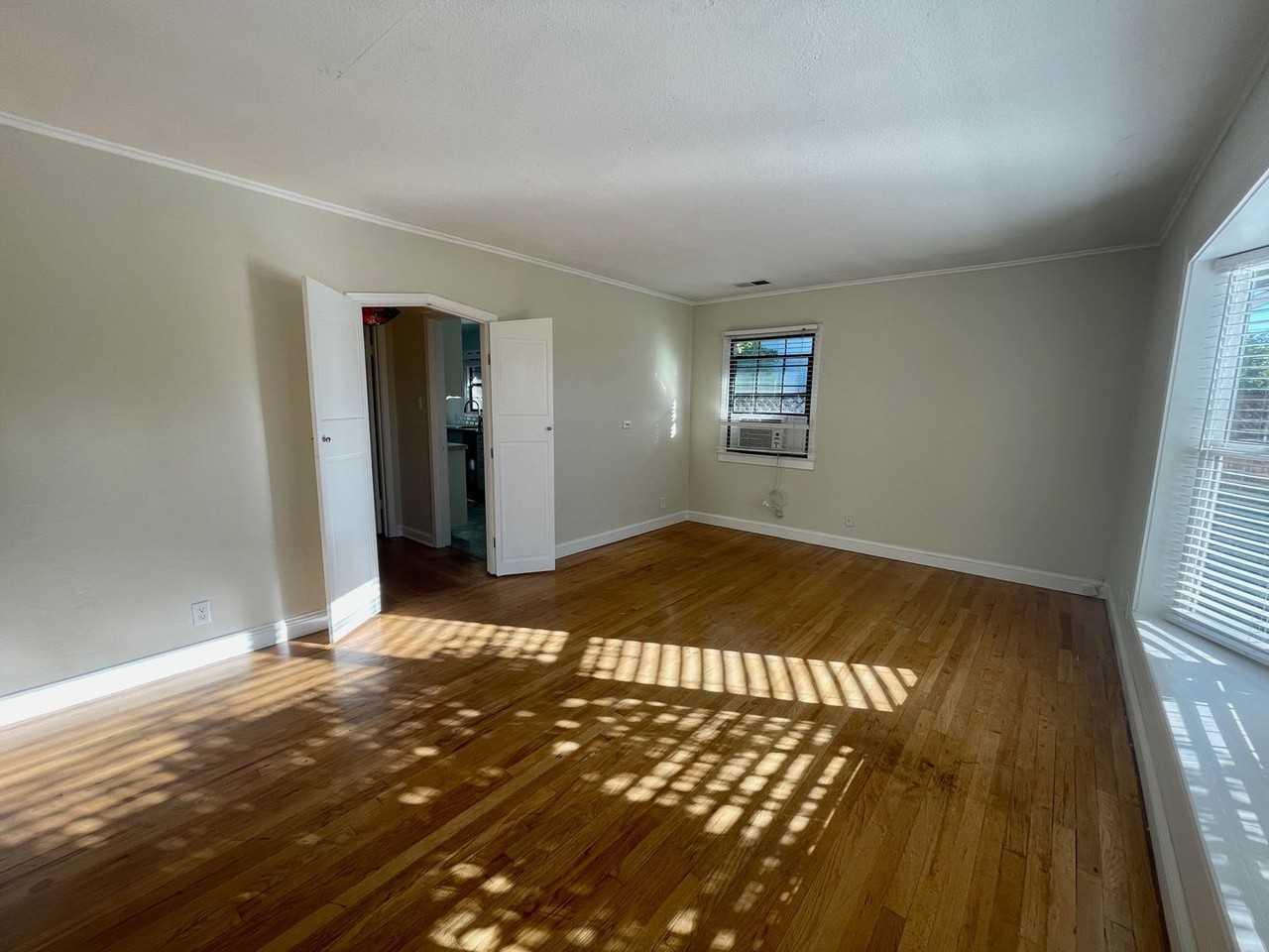 1861 Bellomy St - Photo 5 of 11