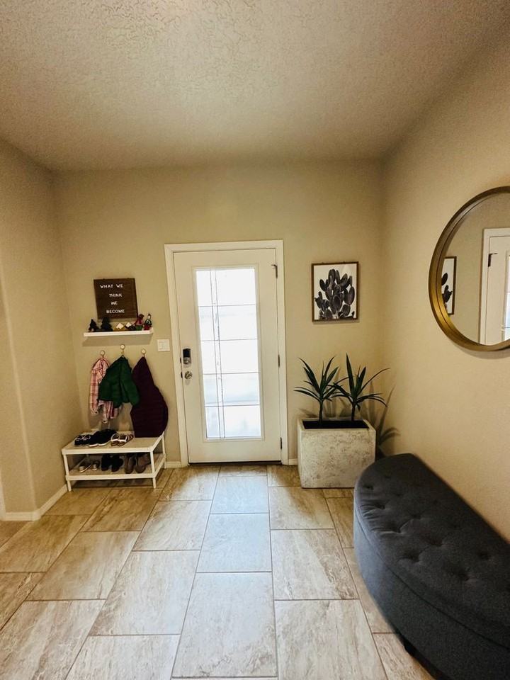 2019 Silver Dollar St Se - Photo 3 of 42