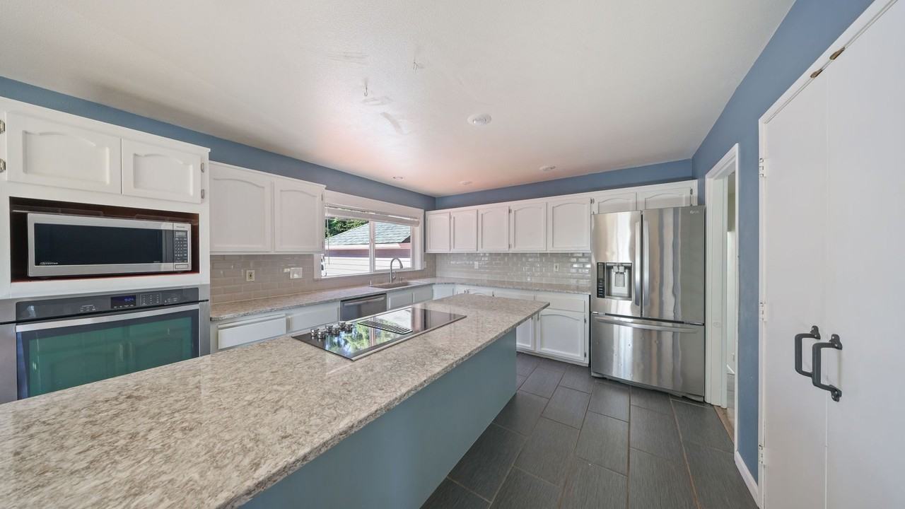 1145 Sw 6th Ave - Photo 6 of 22