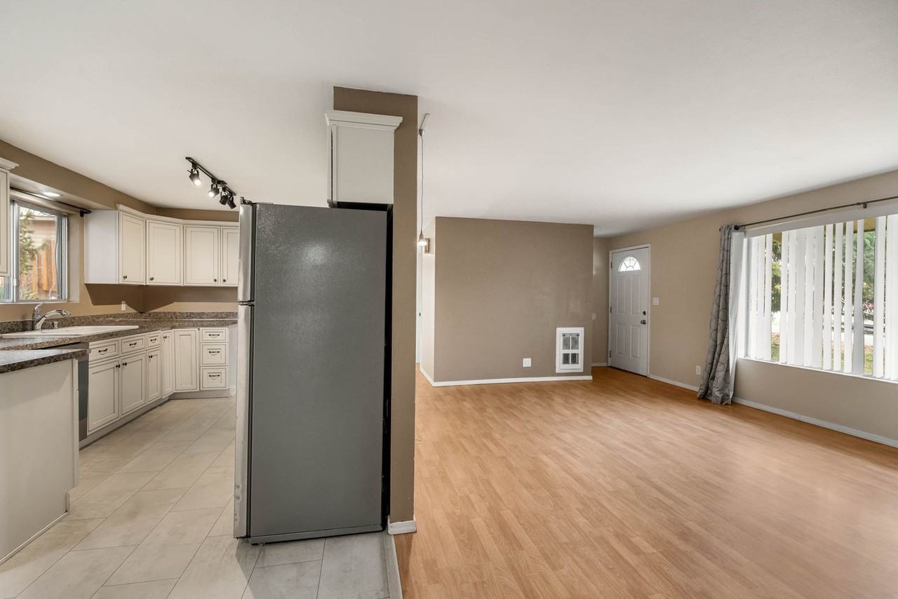 321 27th St Nw - Photo 3 of 17