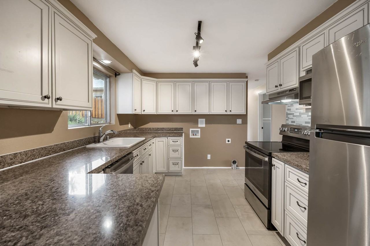 321 27th St Nw - Photo 5 of 17