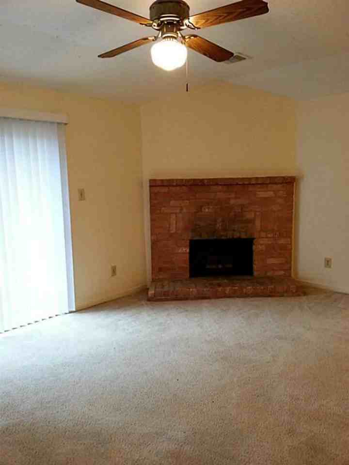 10057 Emerald Creek Dr - Photo 6 of 14