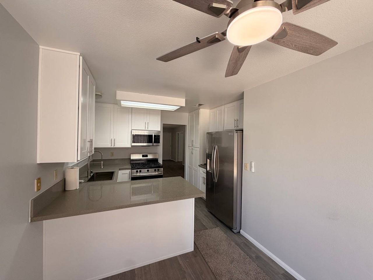 1593 Teardrop St - Photo 6 of 15