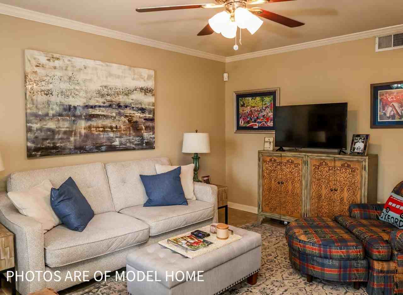 908 Park Ln - Photo 3 of 12