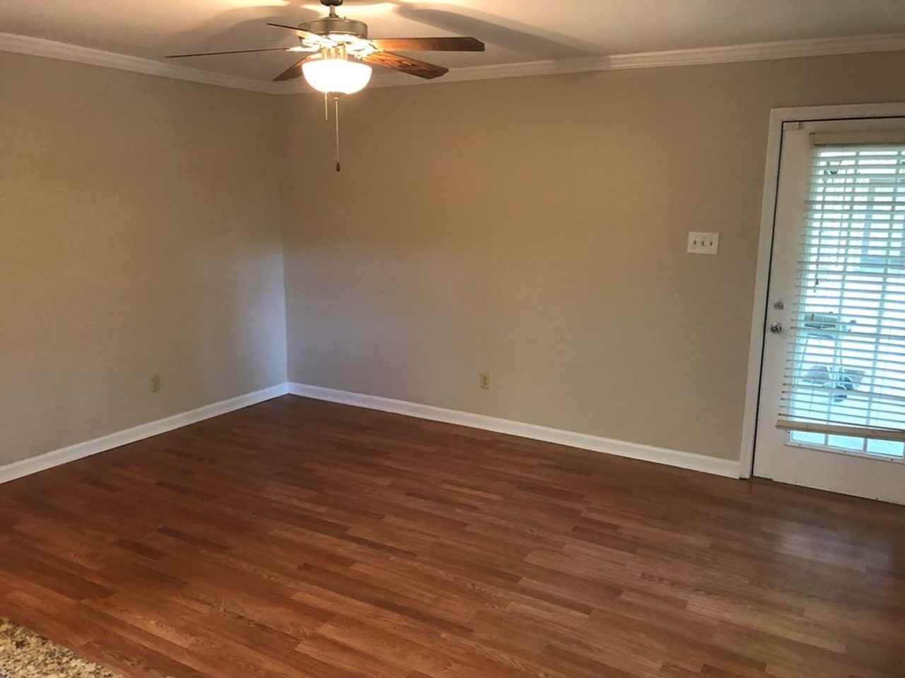 908 Park Ln - Photo 4 of 12