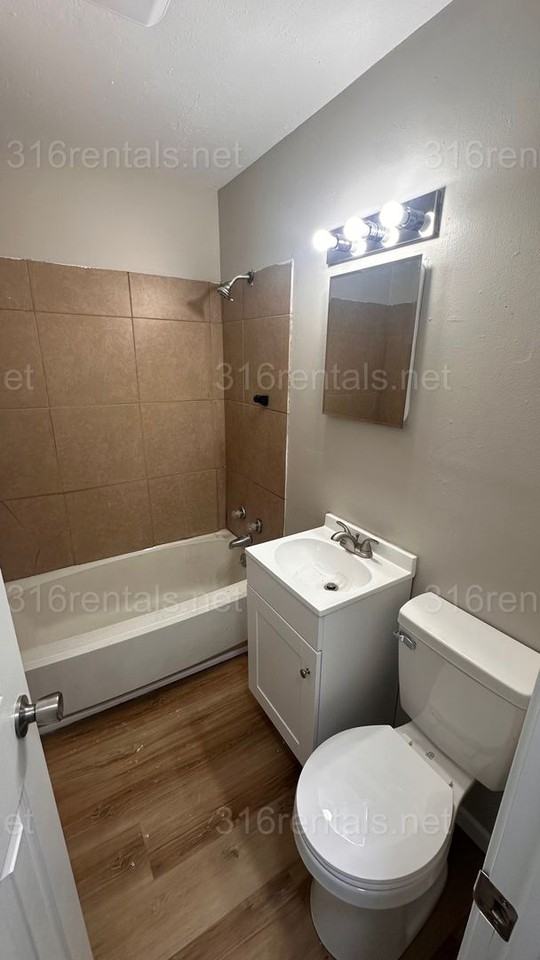 543 S Richmond Ave - Photo 5 of 17