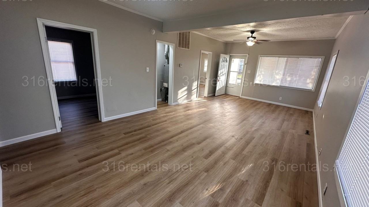 543 S Richmond Ave - Photo 7 of 17