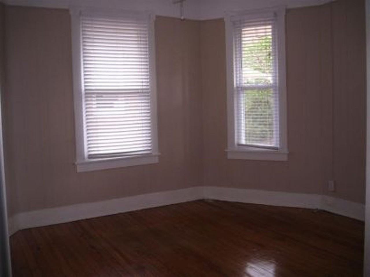 2710 1/2 Preston St - Photo 3 of 7