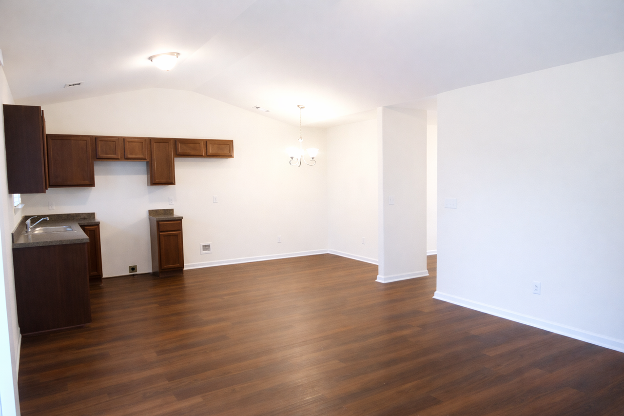 62 Roseberry Cir - Photo 3 of 12