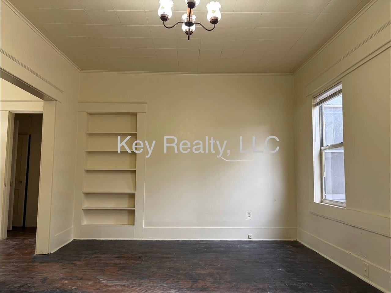 609 18th St - Photo 2 of 6