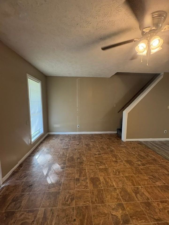 128 Money St - Photo 7 of 22