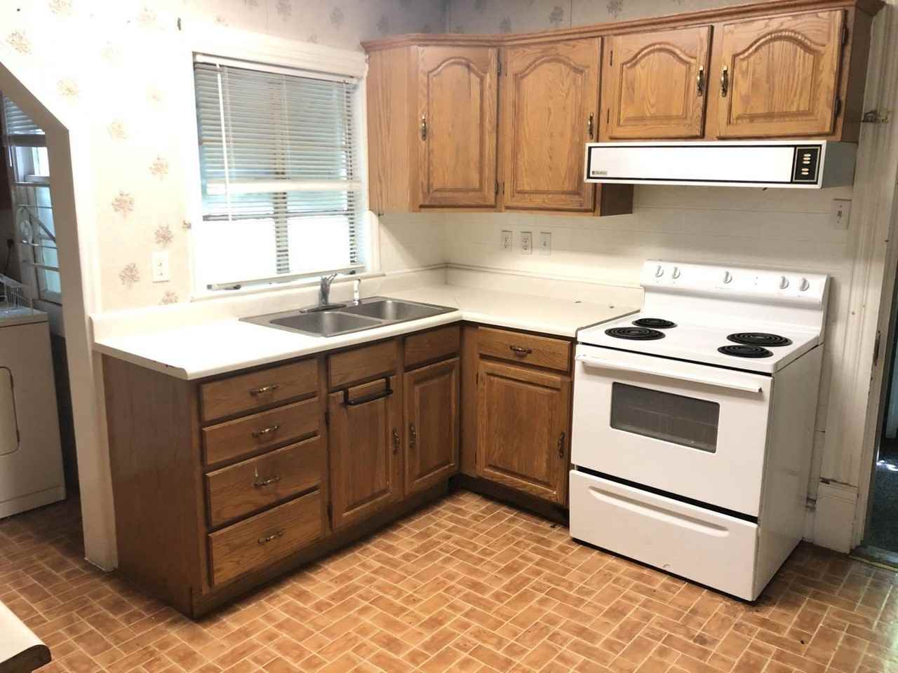 360 Woodland Ave - Photo 7 of 11