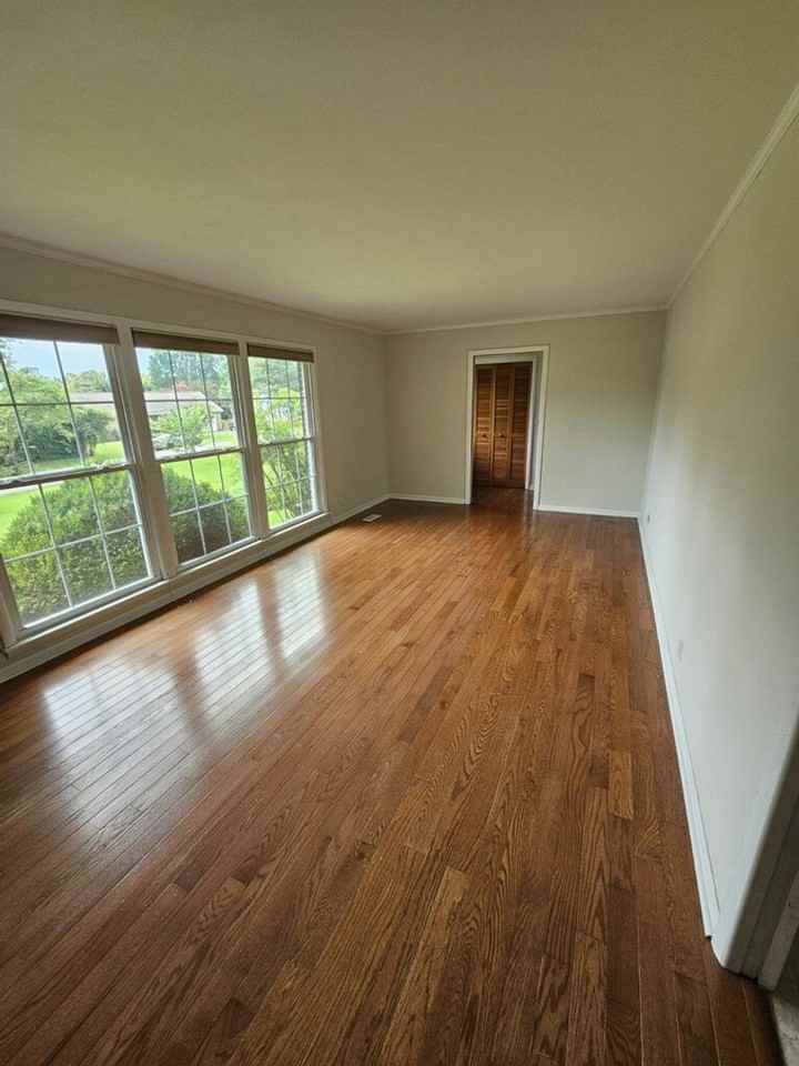 985 Melrose Dr - Photo 4 of 11