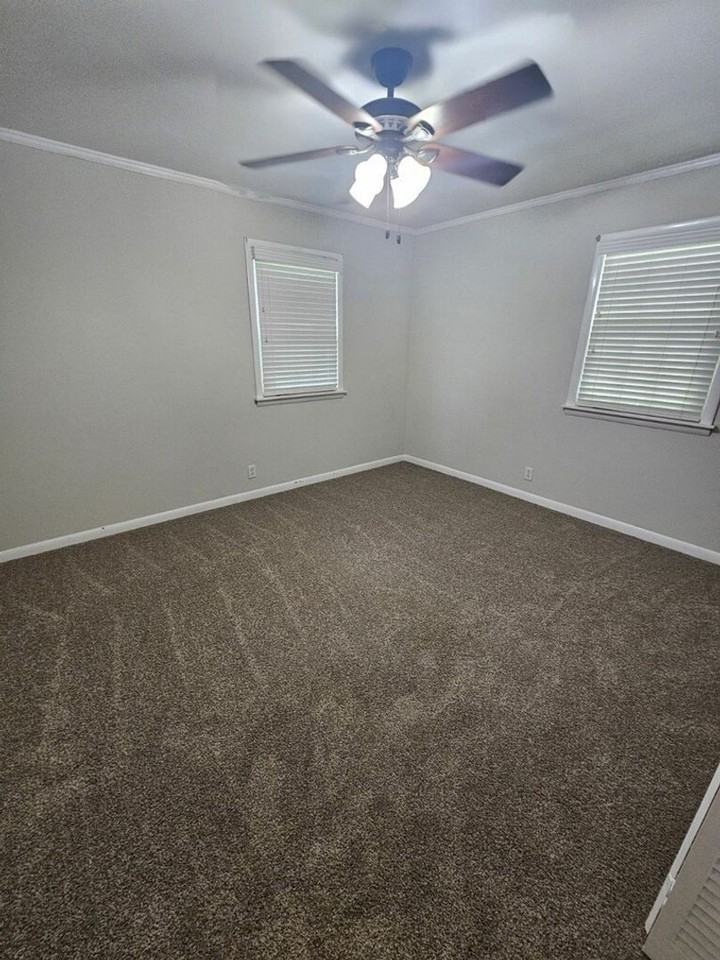 985 Melrose Dr - Photo 7 of 11