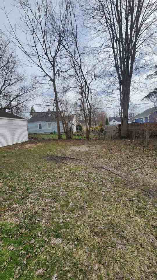 1729 Duncan Rd - Photo 2 of 24