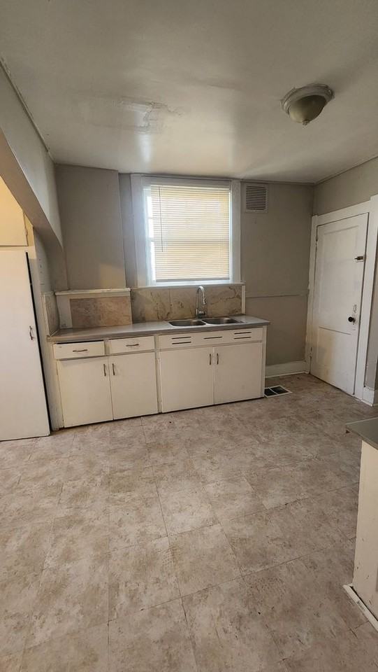 4013 Westway St - Photo 4 of 19