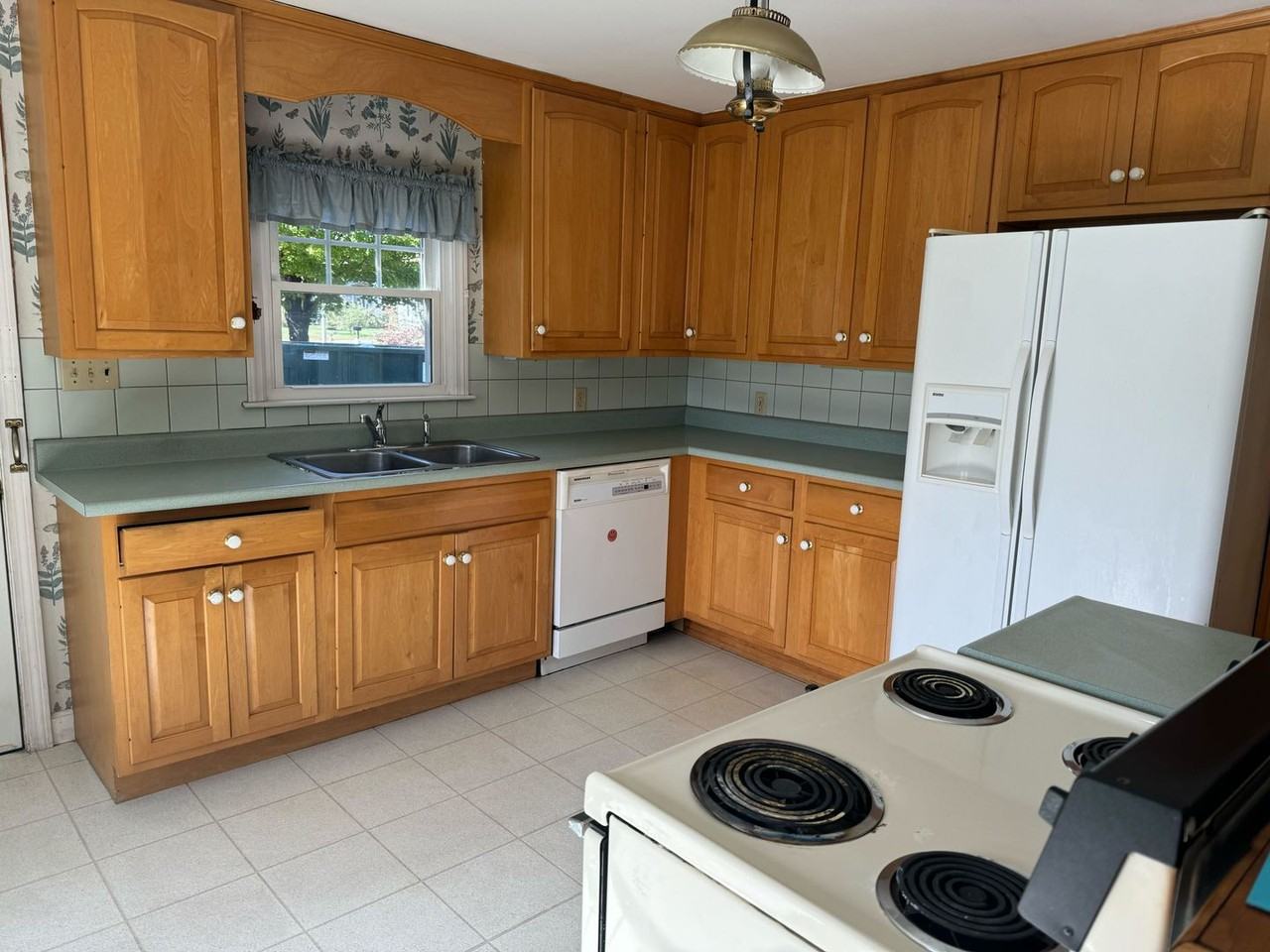 59 Orcutt Dr - Photo 2 of 24