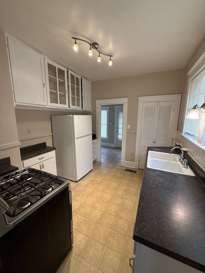 1917 Lyndale Ave - Photo 3 of 11