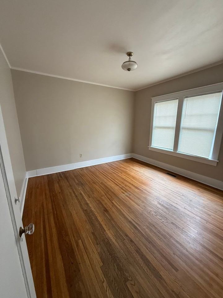 1917 Lyndale Ave - Photo 6 of 11