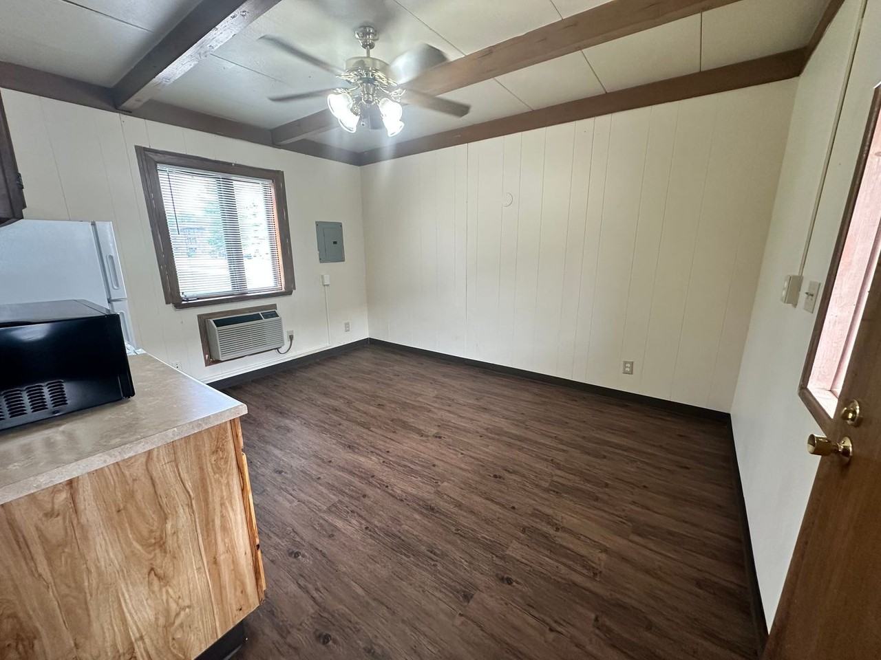 4216 Lincoln Swing - Studios - Photo 3 of 5