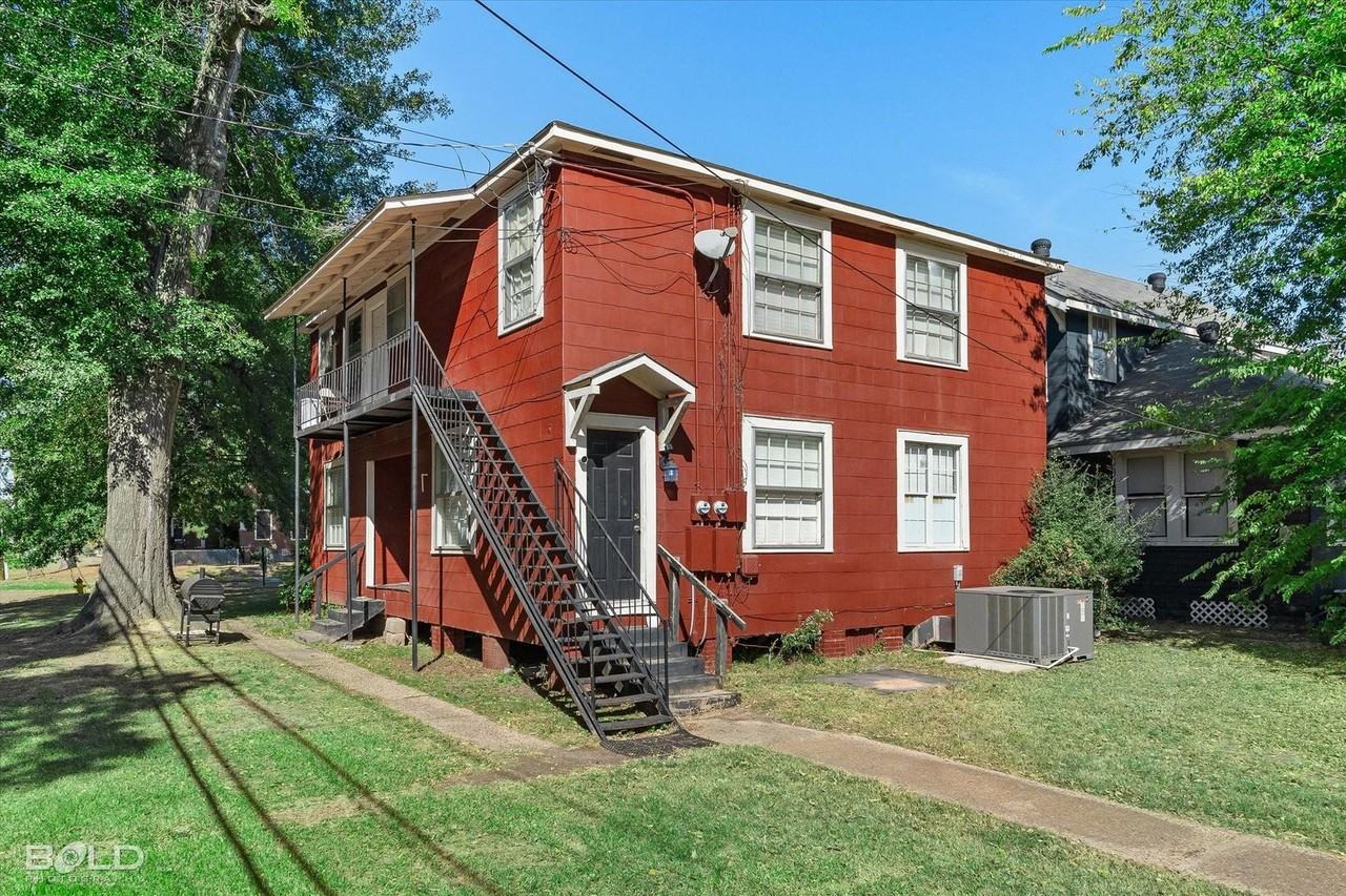 1353 Glen Oak Pl - Photo 2 of 13