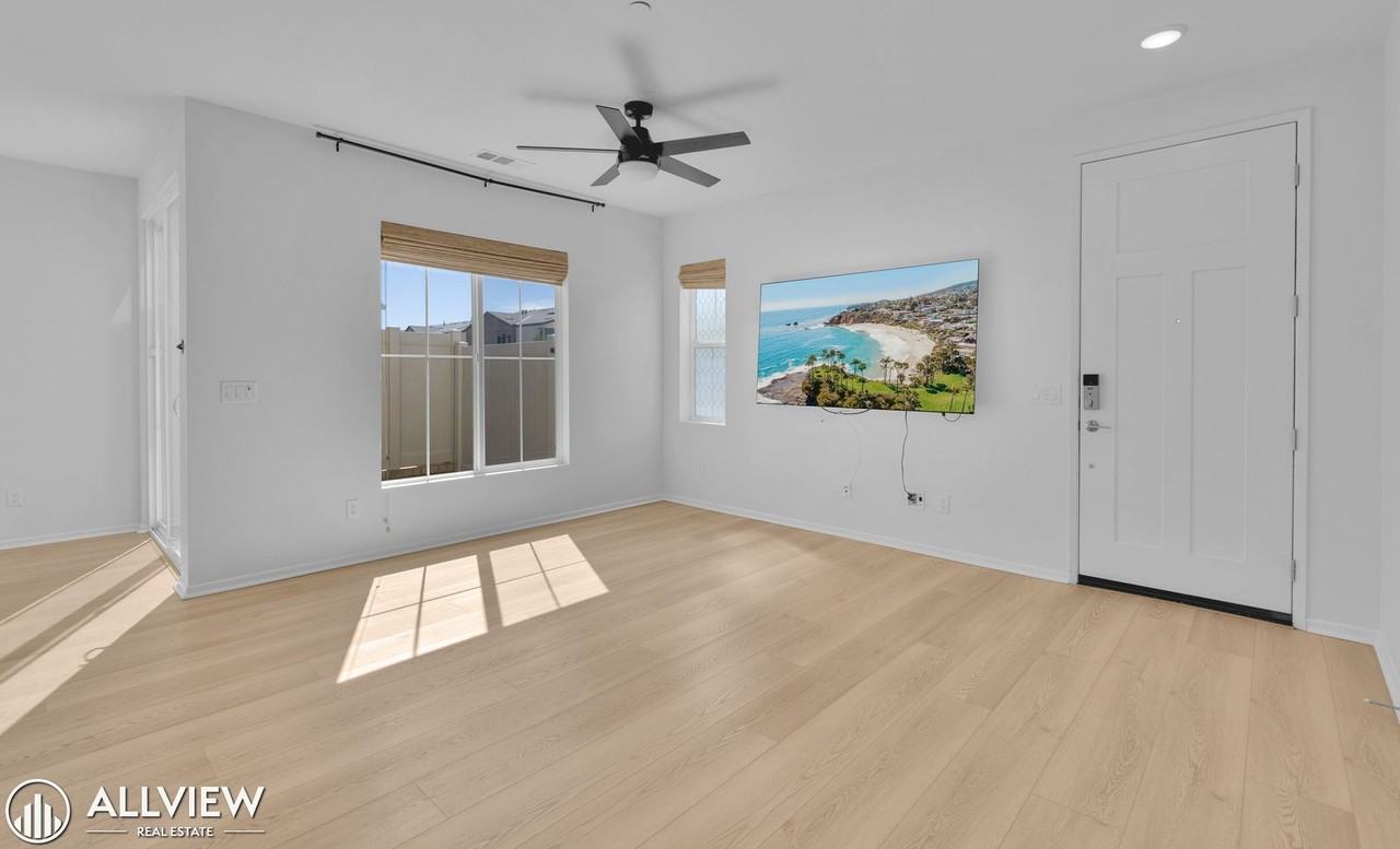 203 Woodland Pl - Photo 4 of 43