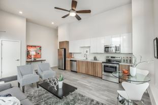 4310 N Maryland Ave - Photo 1 of 1