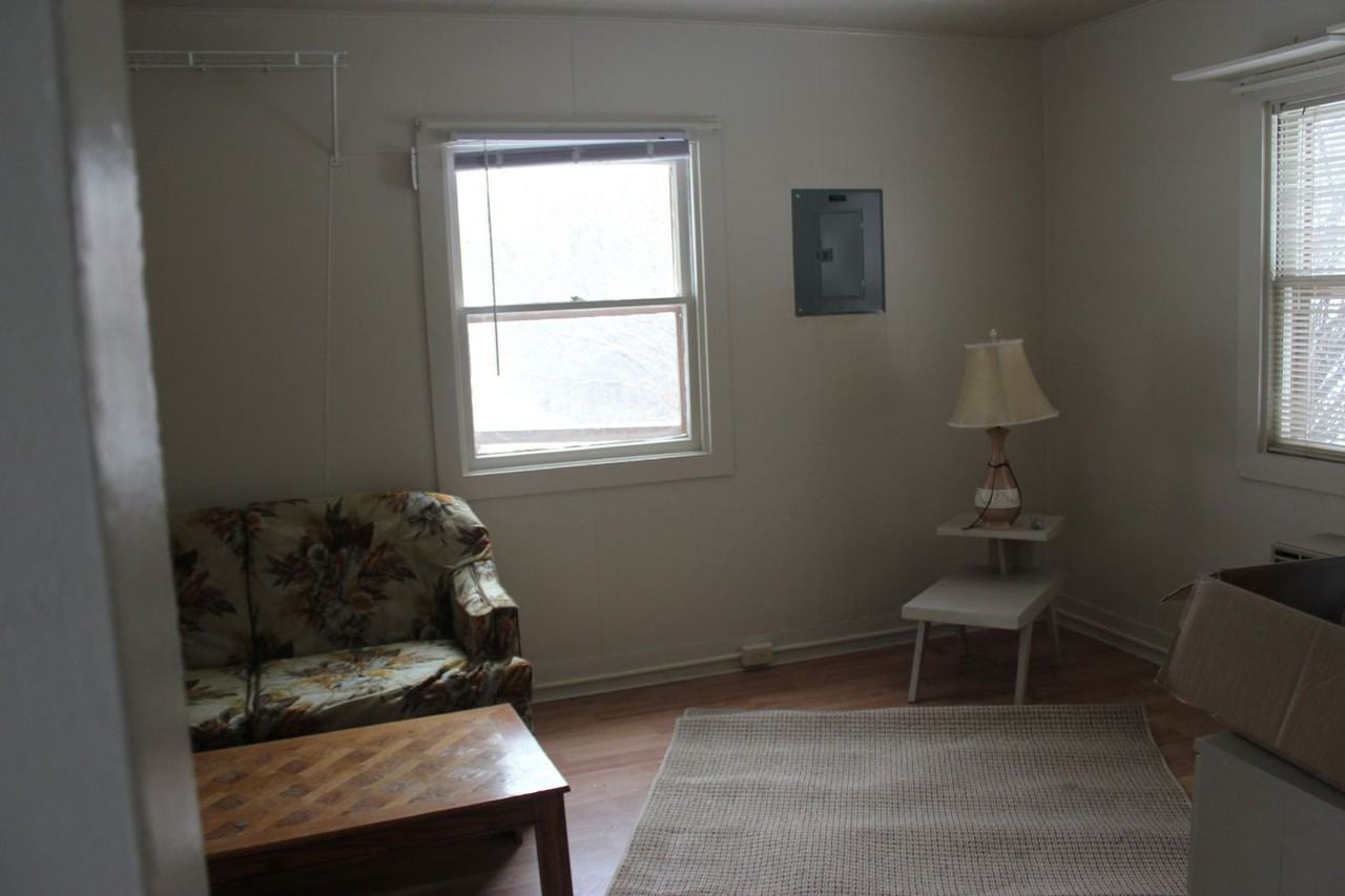 107 N 8th St - Photo 3 of 8