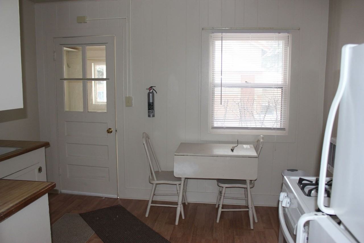 107 N 8th St - Photo 4 of 8