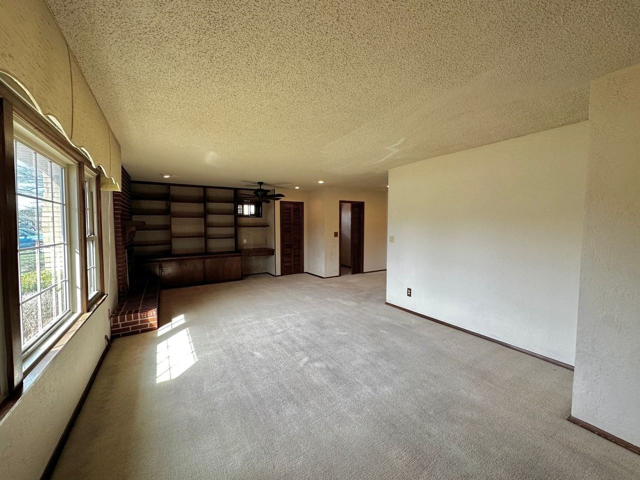 303 Nw 31st St - Photo 7 of 38